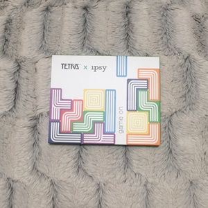 💚TETRIS x ipsy Eyeshadow Pallet in “game on”💚